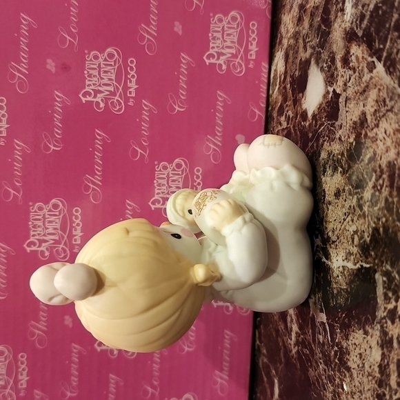 1994 ENESCO PRECIOUS MOMENTS "CAN'T GET ENOUGH OF OUR CLUB" #B0009 FIGURINE #K - Picture 4 of 6
